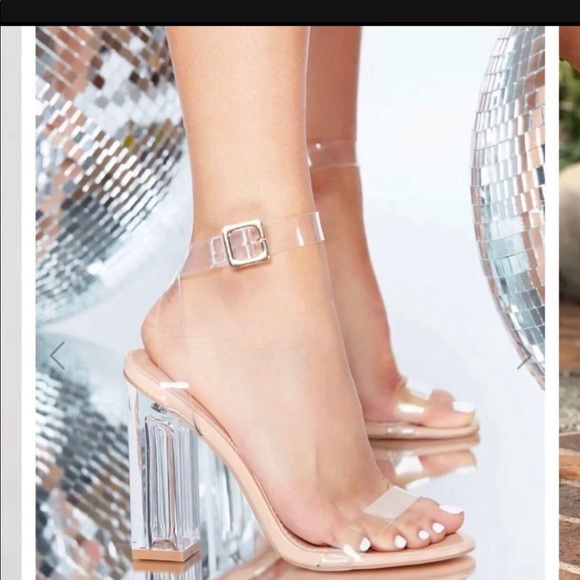 Heels - Picture 4 of 4